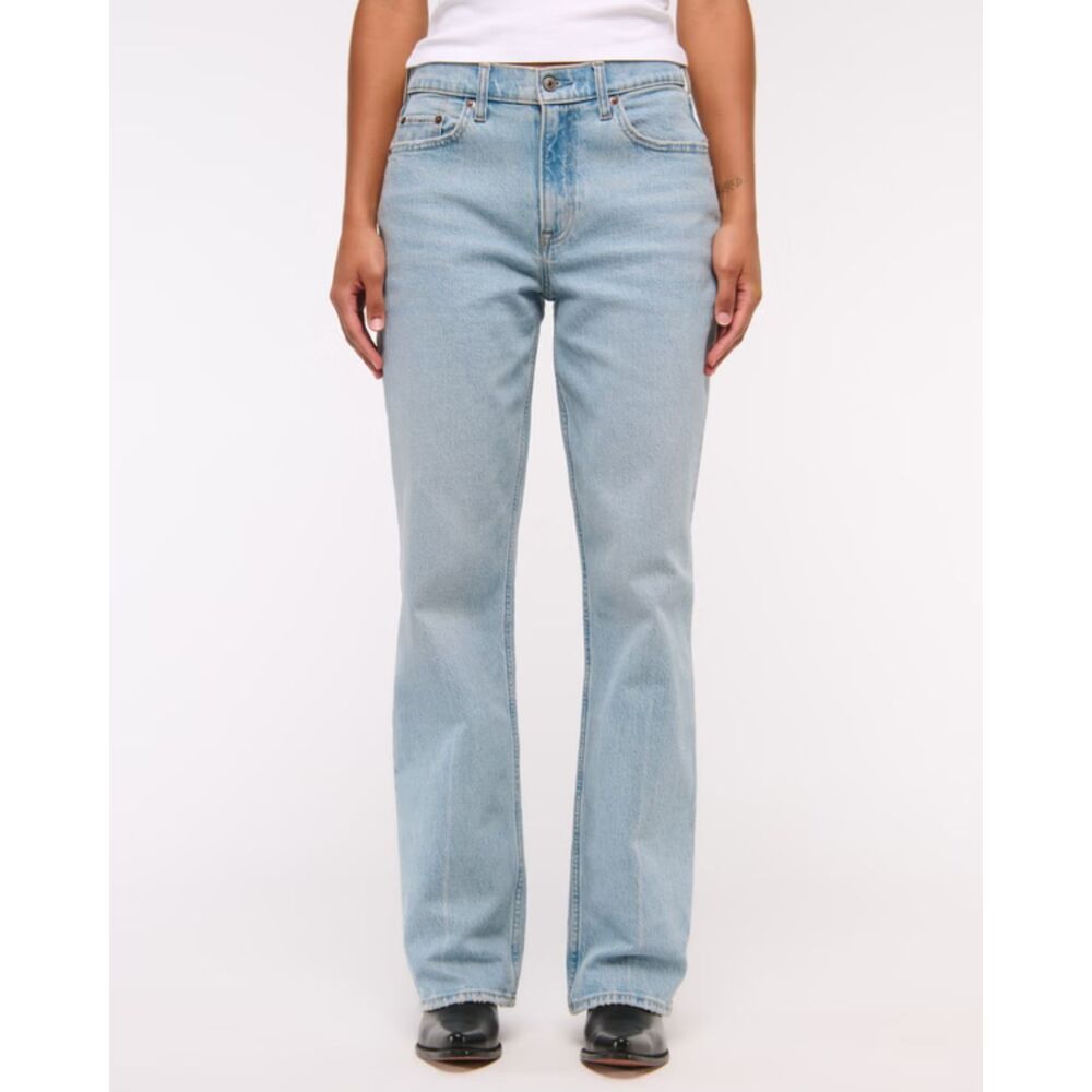 Abercrombie light wash low rise baggy curve love jeans, size 32R